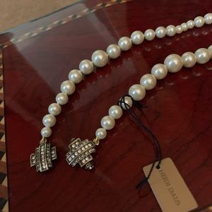Heidi Daus pearl necklace crystal magnetic clasp.